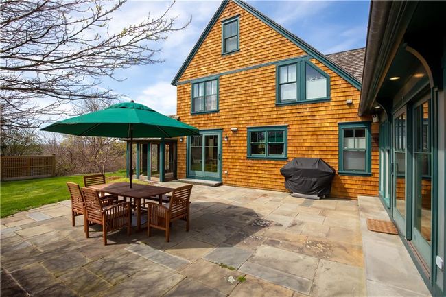 240 Third Beach Road, Home with 4 bedrooms, 4 bathrooms and 4 parking in Middletown RI | Image 33