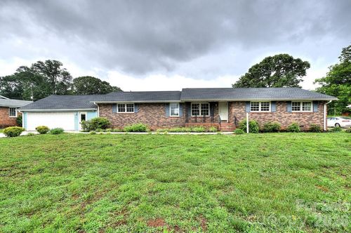 1195 Holly Springs Rd, lyman, SC, 29365-9688 | Card Image