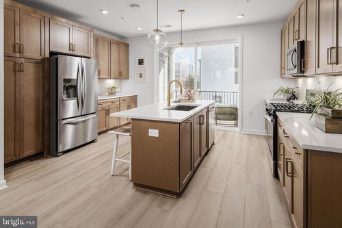 14387 Glen Manor Dr, CHANTILLY, VA, 20151-1864 | Card Image