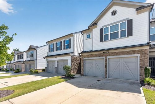 5815 Thornton Dr, Cumming, GA, 30028-2518 | Card Image