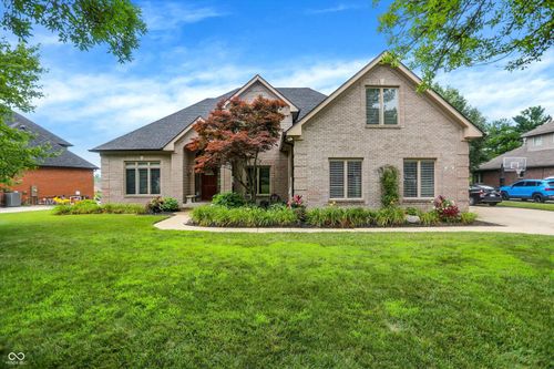 1324 Eagle Valley Dr, Greenwood, IN, 46143-9687 | Card Image