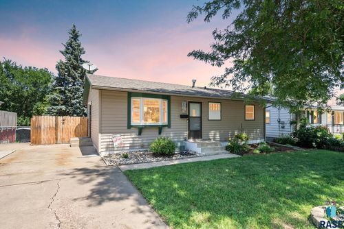 1912 E Spruce St, Sioux Falls, SD, 57103-0320 | Card Image