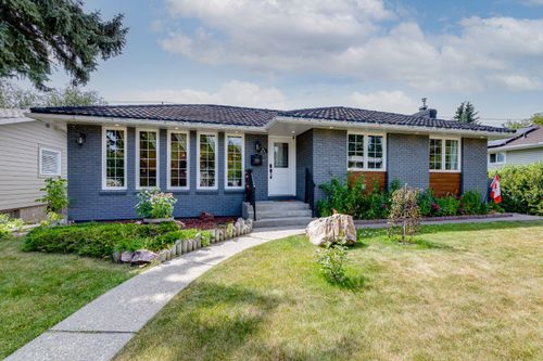179 Capri Ave Nw, Calgary, AB, T2L0H3 | Card Image