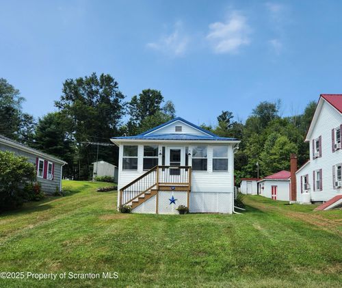 135 Pedrick Rd, Nicholson, PA, 18446-8132 | Card Image