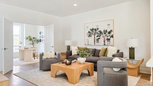 32-5108 Teaberry Ln, Fishkill, NY, 12524-4988 | Card Image