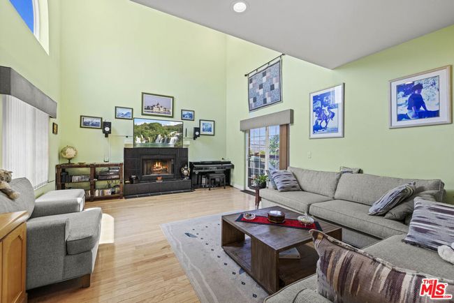 21615 Wo He Lo Trl, House other with 3 bedrooms, 4 bathrooms and null parking in Chatsworth CA | Image 18