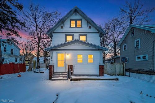 960 Whittier Ave, Akron, OH, 44320-2159 | Card Image