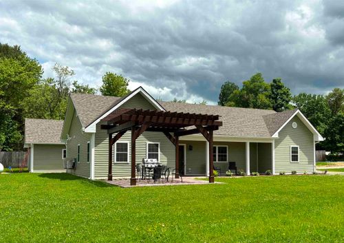 2049 Battle Row Rd, Hyde Park, VT, 05655-9645 | Card Image