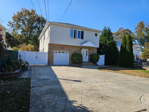 263 Marcus Avenue, New Hyde Park, NY, 11040 | Card Image