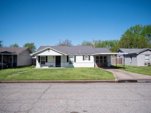 2217 B St Ne, Miami, OK, 74354-1611 | Card Image