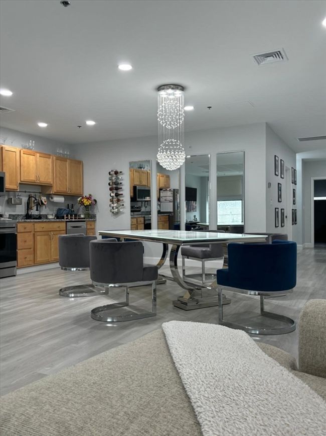 APT-201 - 531 Main St, Condo with 2 bedrooms, 1 bathrooms and 1 parking in Worcester MA | Image 4