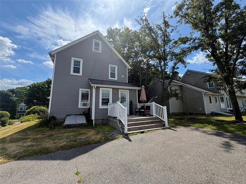 31 Minetta Ct, Huntington, NY, 11743-4123 | Card Image