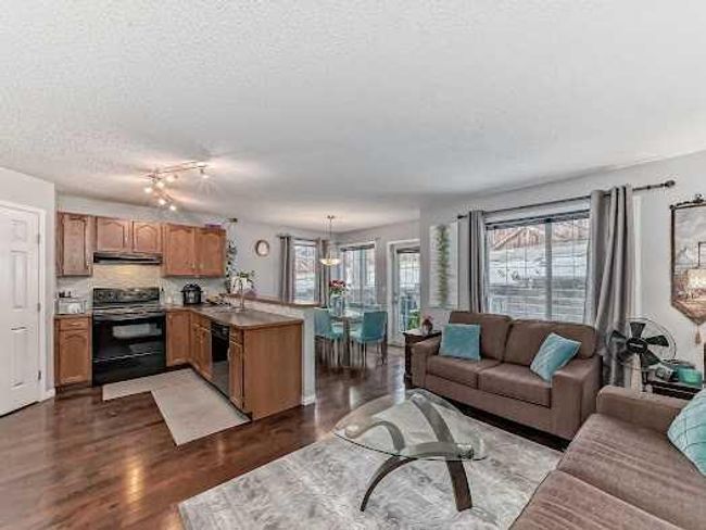 127 Hidden Creek Rise Nw, Home with 3 bedrooms, 2 bathrooms and 2 parking in Calgary AB | Image 16