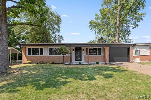 2395 Stirrup Ln, Florissant, MO, 63033-2310 | Card Image