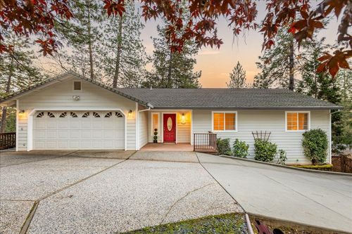 17117 Lawrence Way, Grass Valley, CA, 95949-7109 | Card Image
