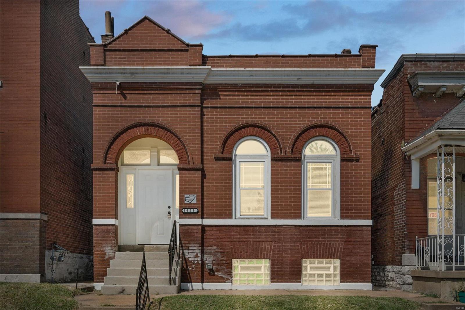 Dunnica Ave, Saint Louis, MO 63118