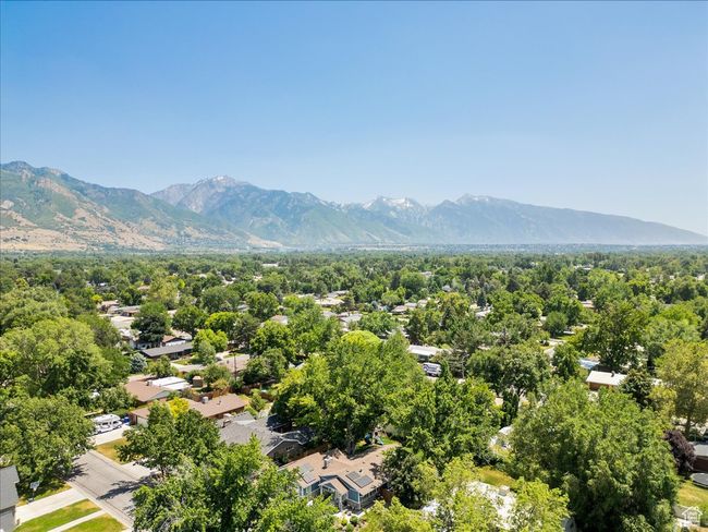 Bird's eye view of a mountain backdrop | Image 54