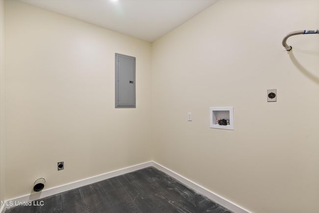 25-Laundry Room | Image 25
