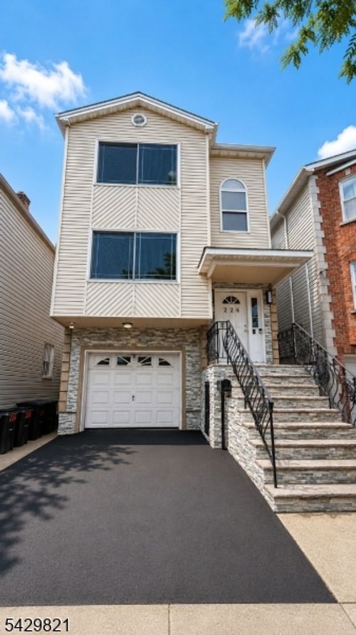 2-226 Bond St, Elizabethport, NJ, 07206-1907 | Card Image