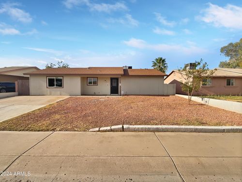 8453 W Piccadilly Road, Phoenix, AZ, 85037 | Card Image