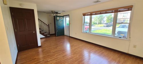 21 Zugibe Ct, West Haverstraw, NY, 10993-1242 | Card Image