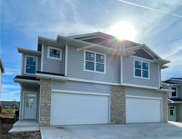 Bellflower Ln, Urbandale, IA 50323
