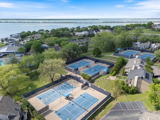 5709 Southern Cross Dr, Townhouse with 3 bedrooms, 3 bathrooms and null parking in Rockwall TX | Image 34