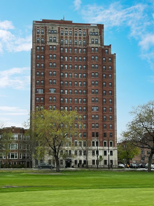 ph-1401-7000 S South Shore Dr, Chicago, IL, 60649-2251 | Card Image