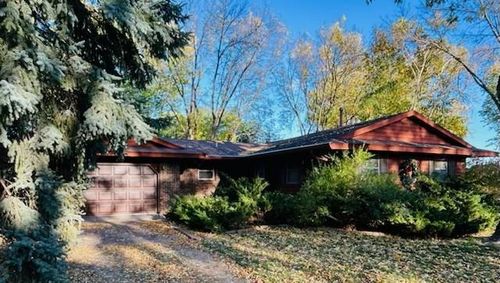 1415 Crest Dr, Chaska, MN, 55318-1711 | Card Image