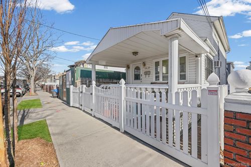 131 140th Street, New York, NY, 11436 | Card Image