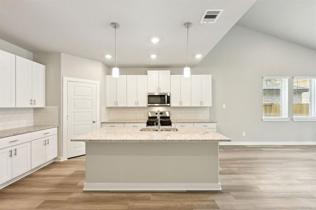 1423 Waggoner Ranch Trl, House other with 5 bedrooms, 4 bathrooms and 2 parking in Conroe TX | Image 12