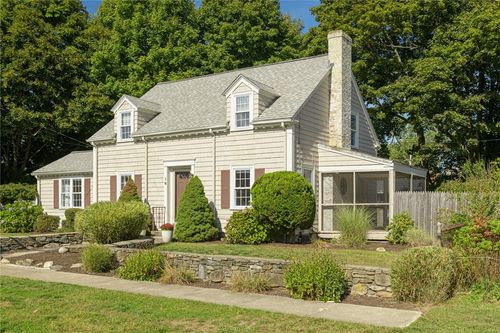 16 Elm Ave, Rumford, RI, 02916-2604 | Card Image