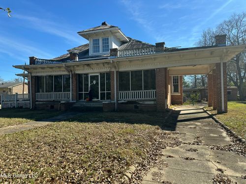 802 W Pine St, Hattiesburg, MS, 39401-4259 | Card Image