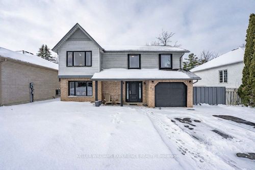 12 Riverdale Dr, Wasaga Beach, ON, L9Z1E9 | Card Image