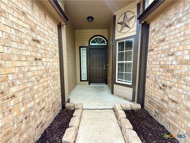 213 Summerside Ave, House other with 3 bedrooms, 2 bathrooms and null parking in Lockhart TX | Image 5