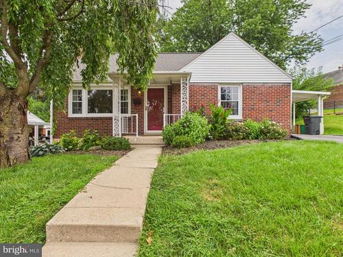 142 Cedar St, EPHRATA, PA, 17522-2106 | Card Image