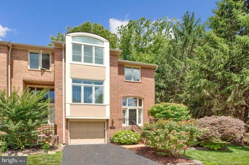 11540 Hemingway Dr, Reston, VA, 20194-1239 | Card Image