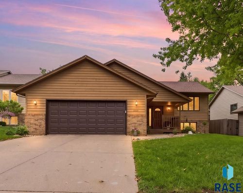 5024 E Fernwood Dr, Sioux Falls, SD, 57110-5500 | Card Image