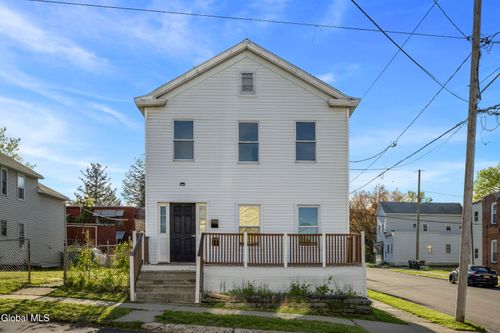 1427 4th Ave, Watervliet, NY, 12189-2781 | Card Image