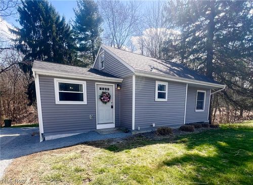 8595 Salem Unity Rd, Salem, OH, 44460-9206 | Card Image