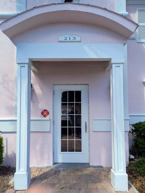 apt-c-213 Seahorse Dr Se, ST PETERSBURG, FL, 33705-4093 | Card Image