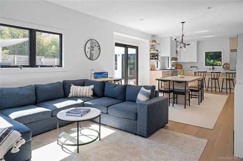 31 Atlantic Ave, Ocean Beach, NY, 11770-2017 | Card Image