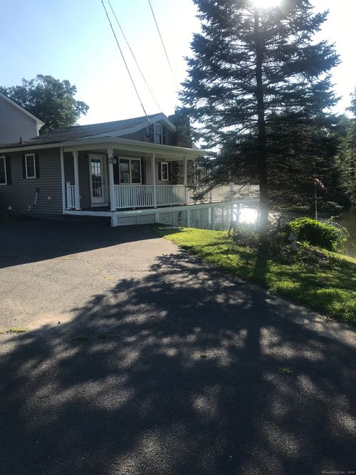 26 Strong St, Burlington, CT, 06013-2534 | Card Image