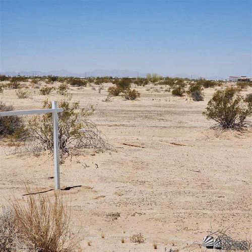35-108 E Citrus Cir Se, Tacna, AZ, 85352 | Card Image