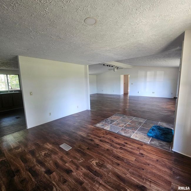 22488 N Mayflower Ln, House other with 3 bedrooms, 2 bathrooms and null parking in Dix IL | Image 19