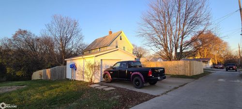 2310 8th Ave E, University Park, IA, 52595-7707 | Card Image
