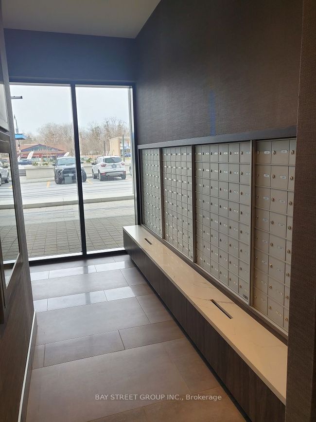1006 - 15 Lynch St, Condo with 2 bedrooms, 2 bathrooms and null parking in Brampton ON | Image 5