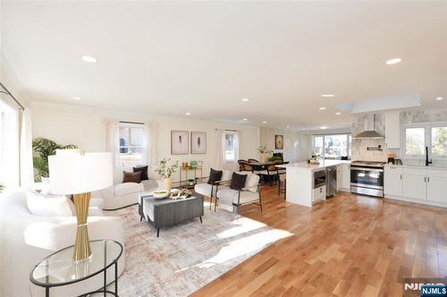 99 Fairview Ave, Hawthorne, NJ, 07506-3013 | Card Image