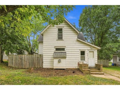 536 E Maple St, River Falls, WI, 54022-2515 | Card Image