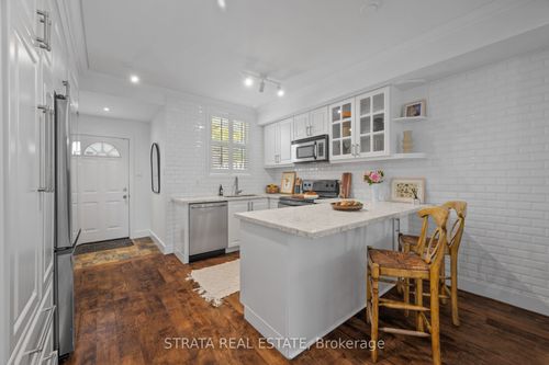 {{alt}} | Card Image